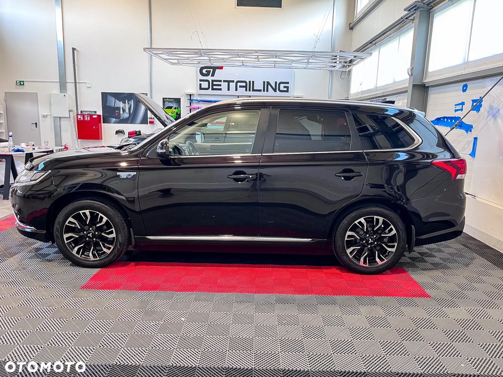 Mitsubishi Outlander 2.0 4WD Plus - 4