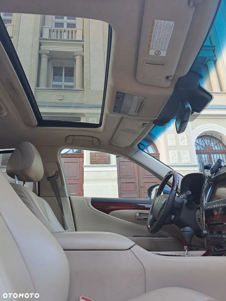 Lexus LS - 15