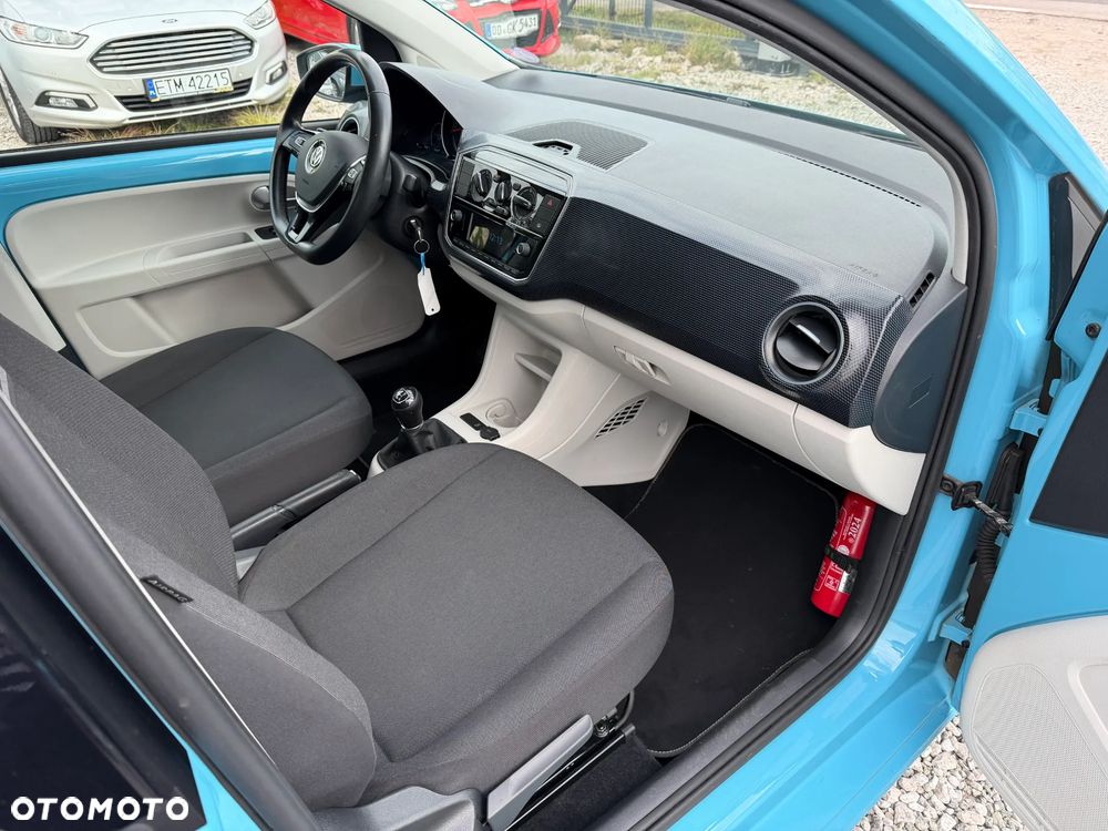 Volkswagen up! move - 24