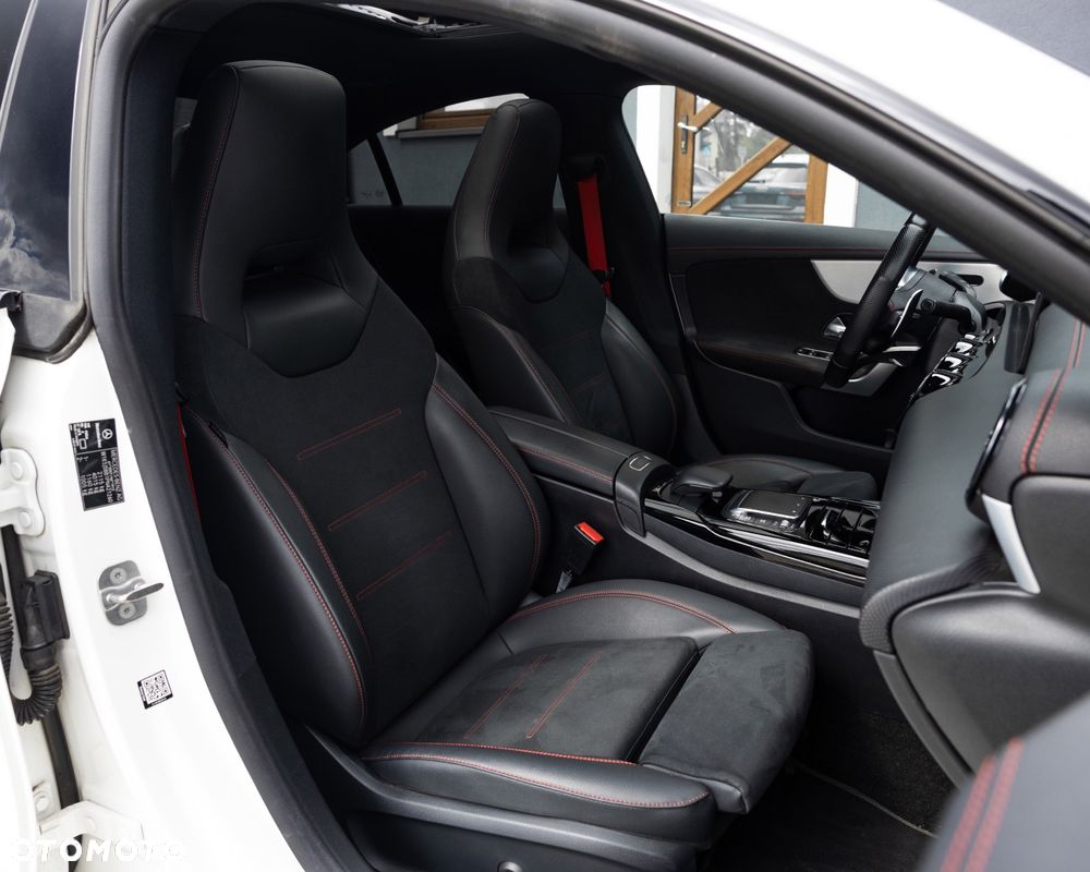 Mercedes-Benz CLA AMG 35 4-Matic 7G-DCT - 22