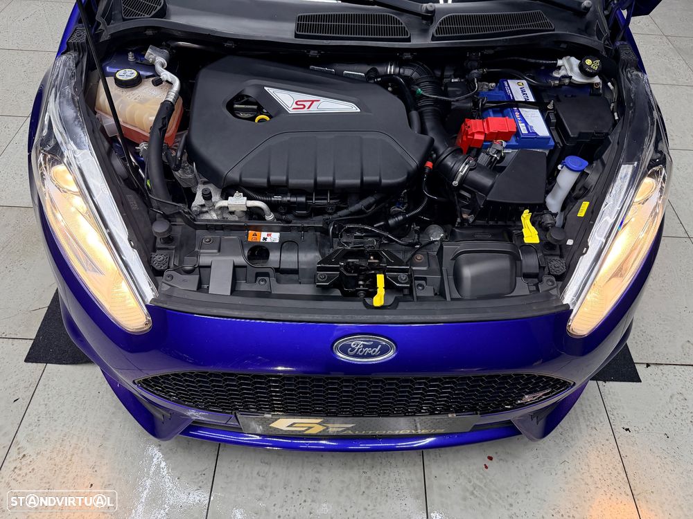 Ford Fiesta 1.6 EcoBoost c/ Pack Pele Desportiva ST - 9