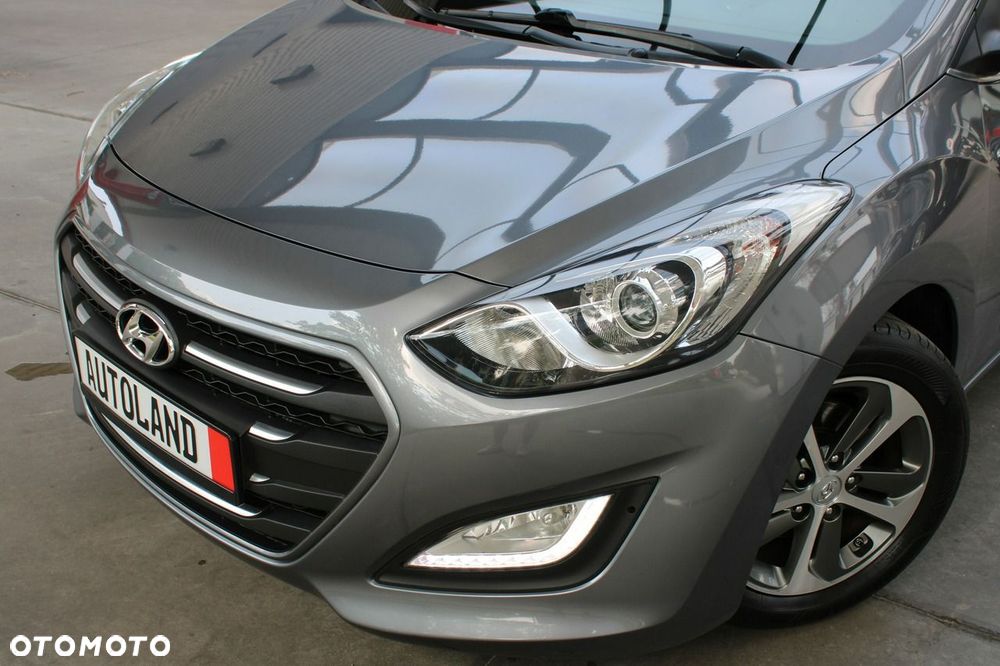 Hyundai i30 blue 1.4 Passion - 17