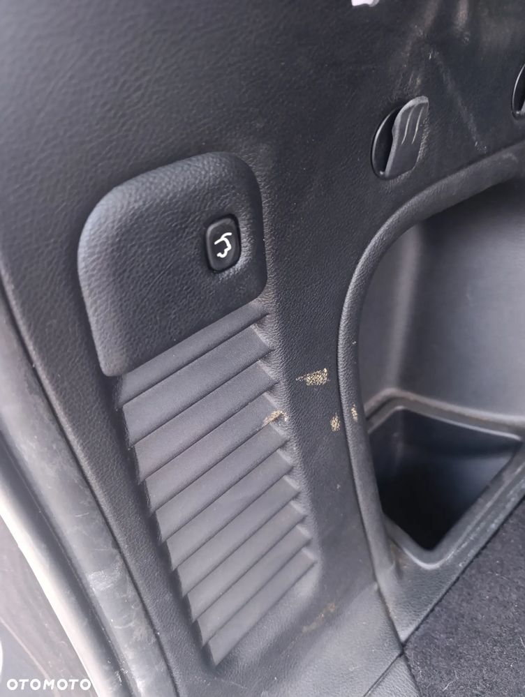 Jeep Grand Cherokee - 23