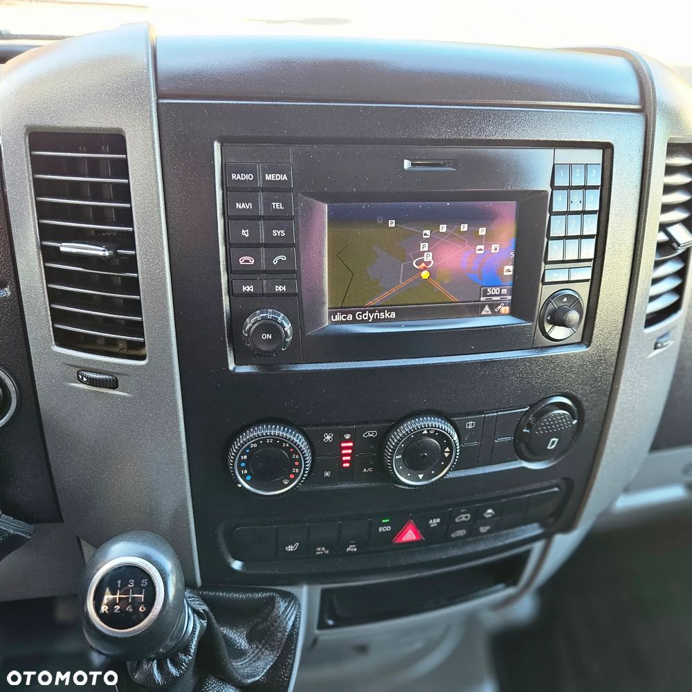 Mercedes-Benz Sprinter - 32