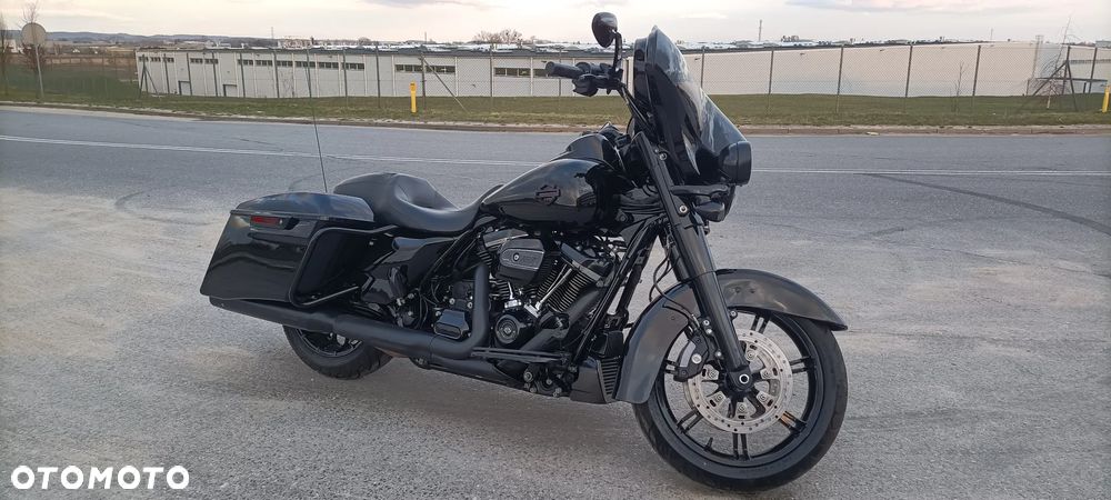 Harley-Davidson Touring Street Glide - 2