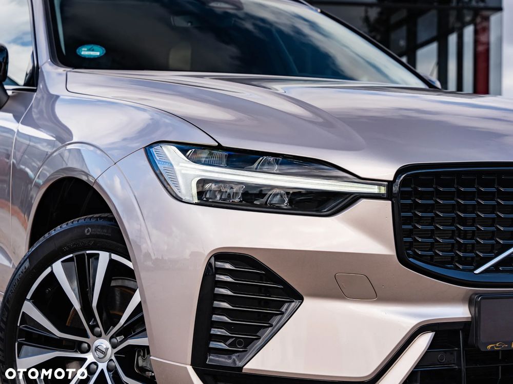 Volvo XC 60 B4 B Plus Dark - 17
