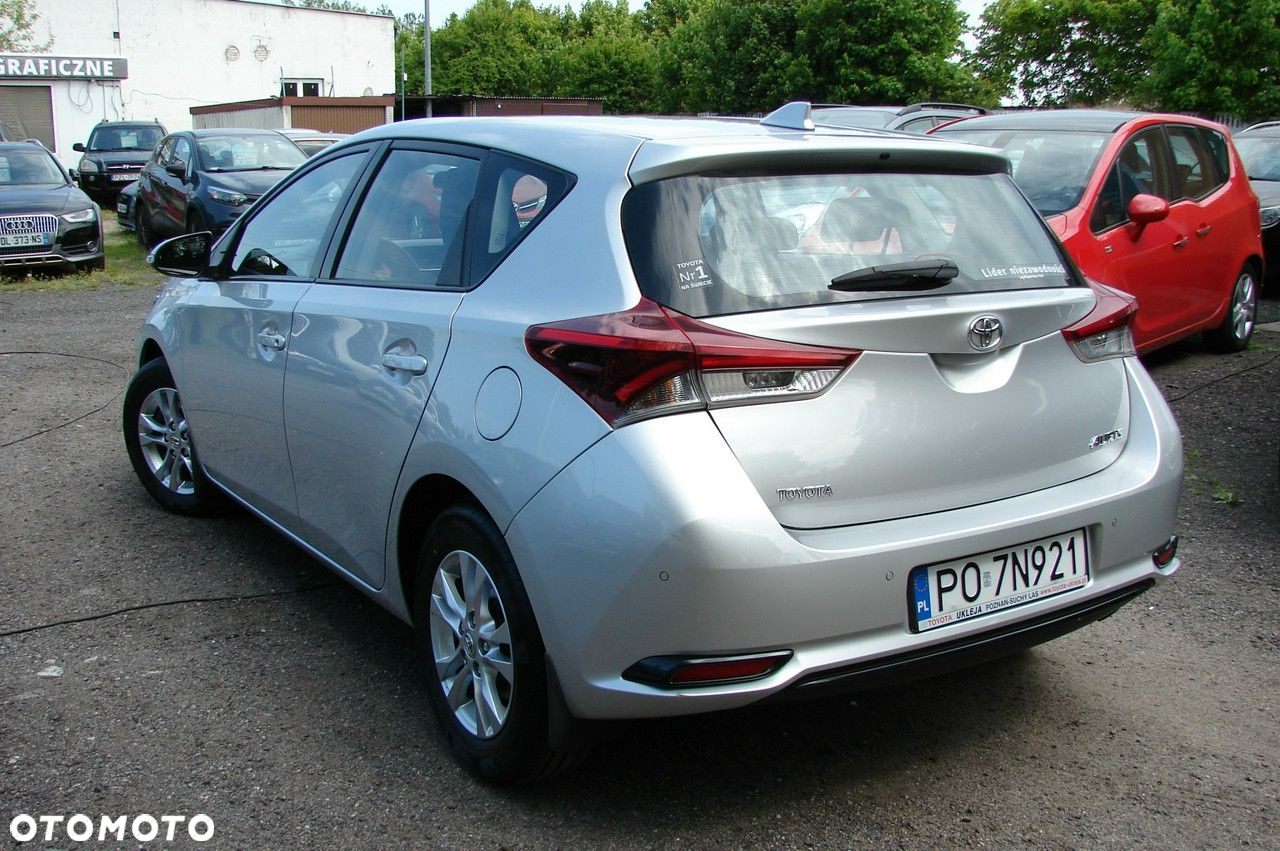Toyota Auris - 4