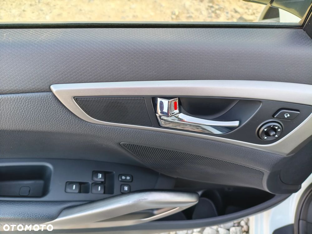 Hyundai Veloster 1.6 Premium - 17