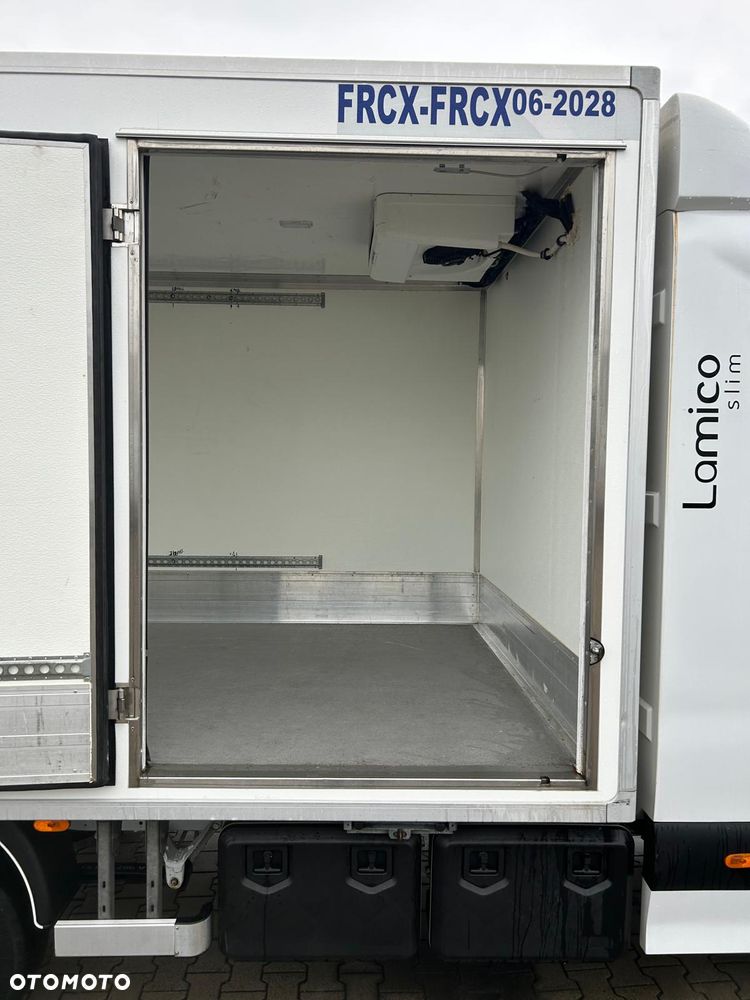 Mercedes-Benz Sprinter - 13
