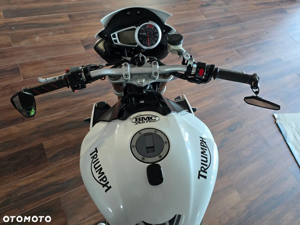 Triumph Speed Triple - 16
