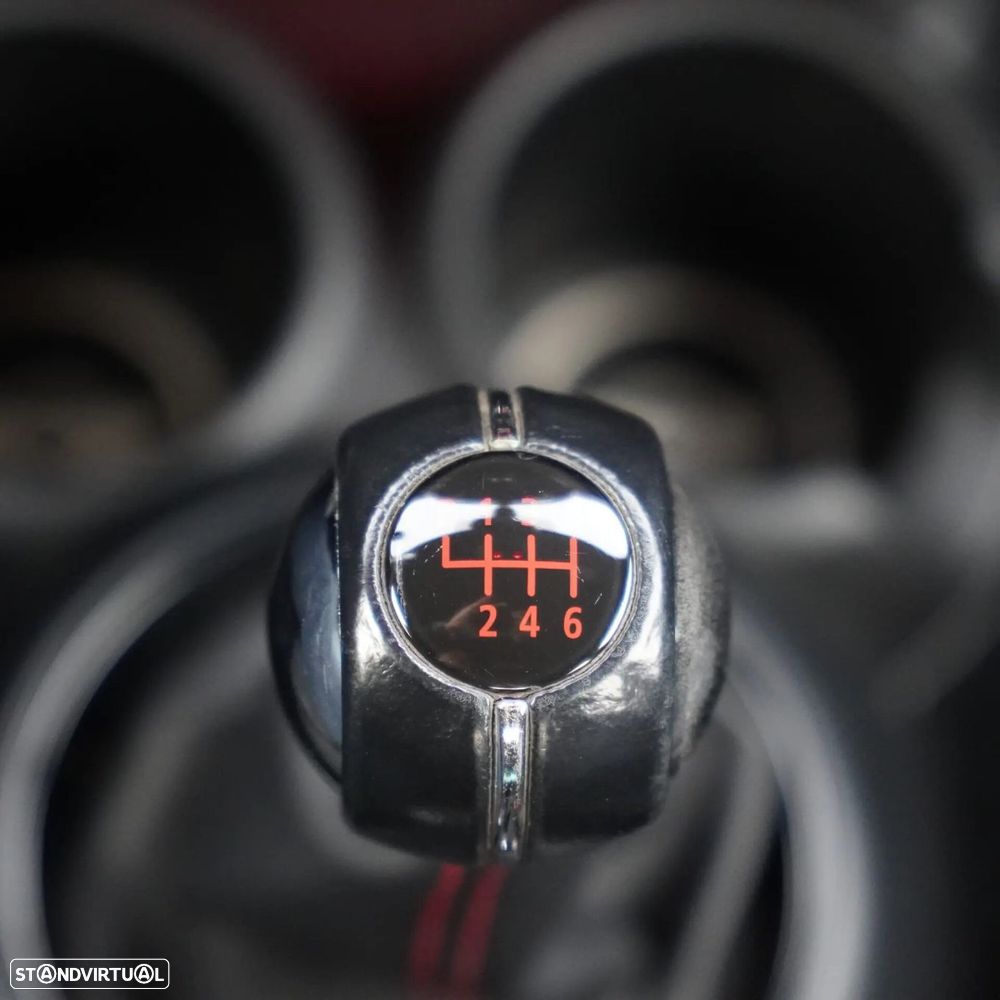 MINI 5 Portas One D - 29