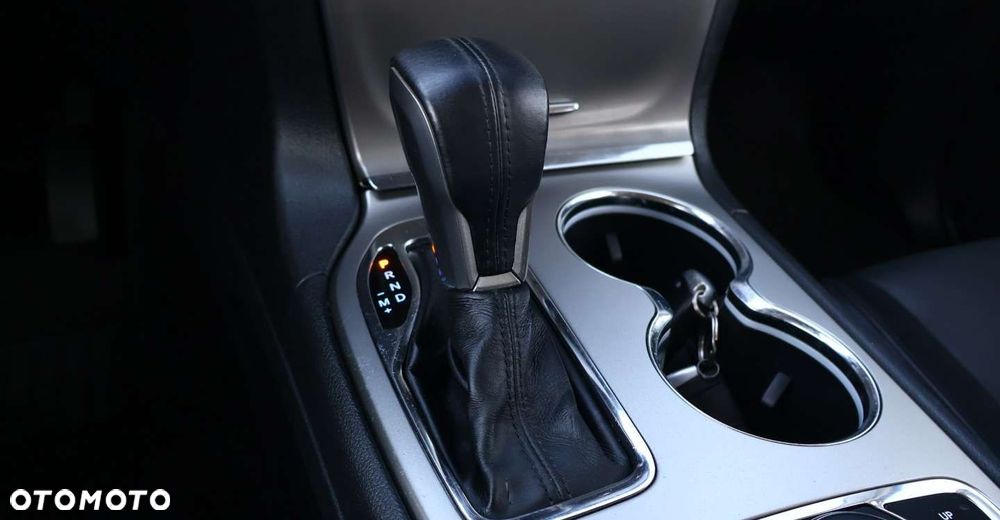 Jeep Grand Cherokee - 32