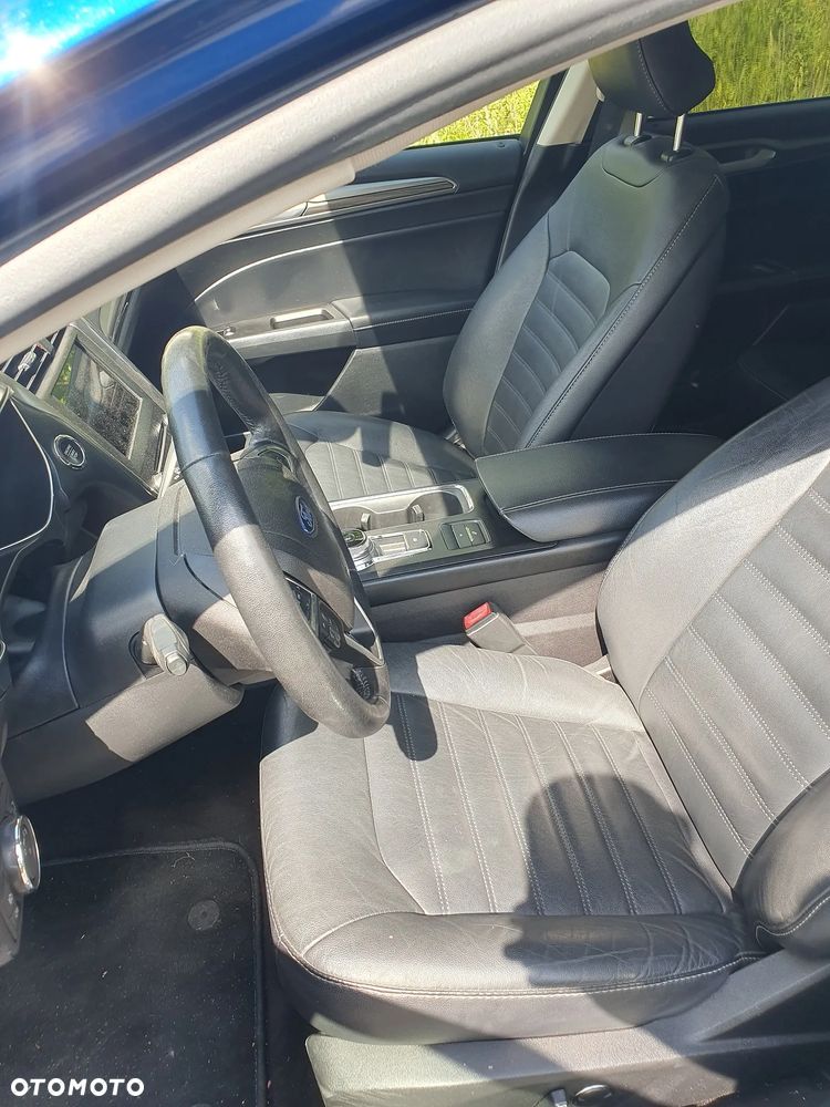Ford Fusion - 8