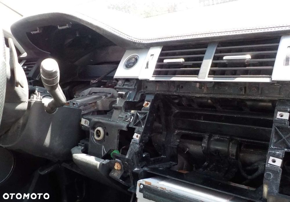 Land Rover Range Rover Evoque - 21