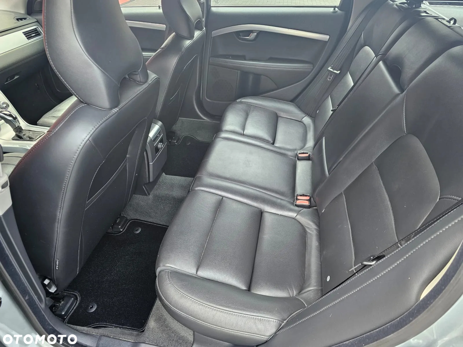 Volvo V70 D2 Geartronic Powershift Momentum - 19