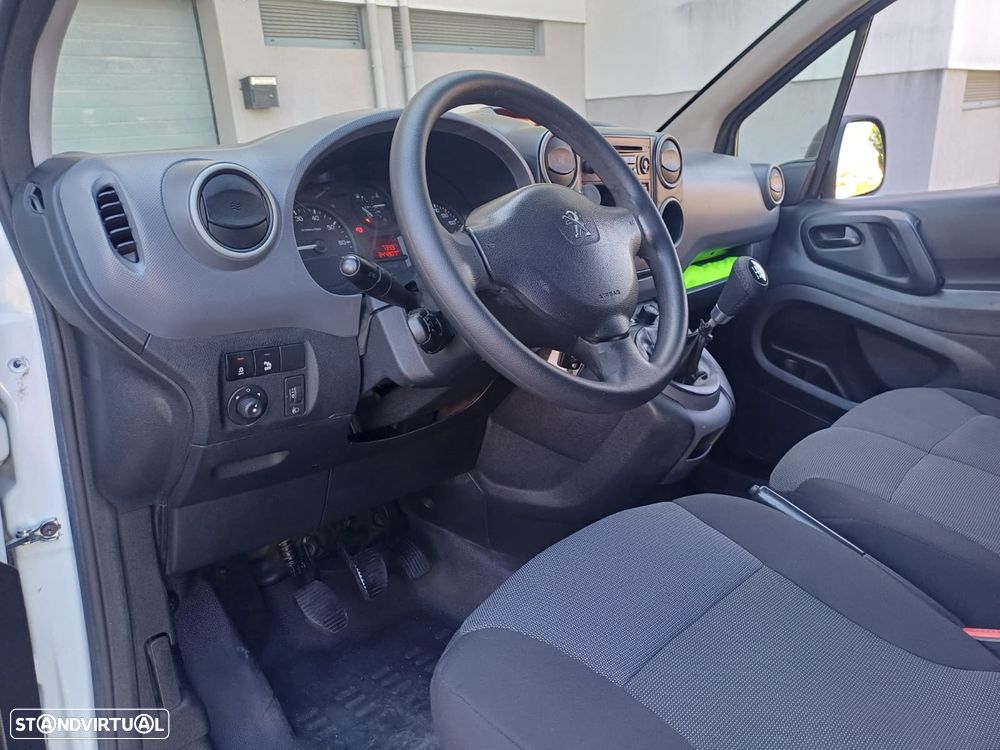 Peugeot PARTNER LONGA 1.6 HDI 100 CV - 3 LUGARES - 20