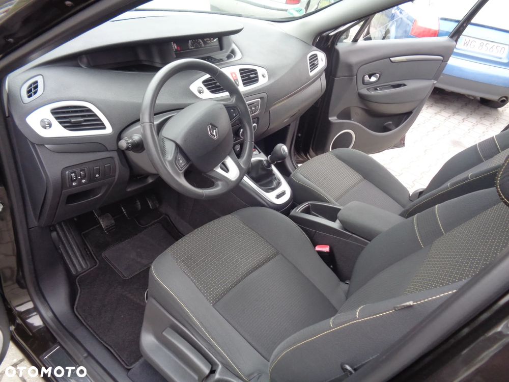 Renault Scenic 1.6 16V Luxe Privilege - 31