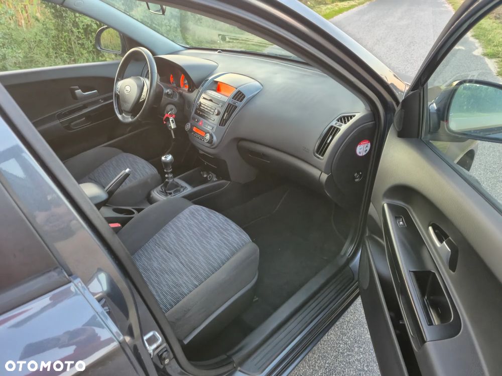 Kia Ceed - 6