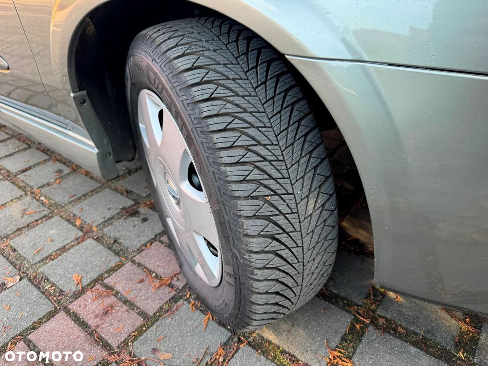 Nissan Almera 1.5 dCi acenta PLUS - 19
