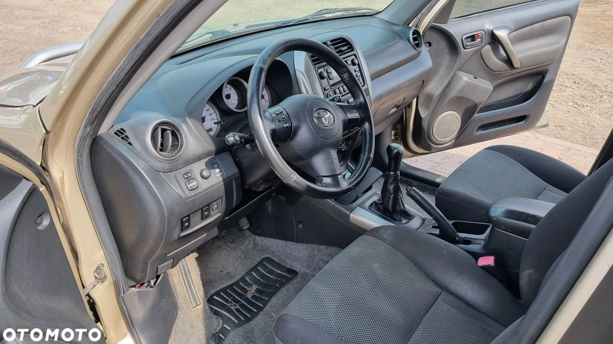Toyota RAV4 2.0 D-4D 4x4 - 15