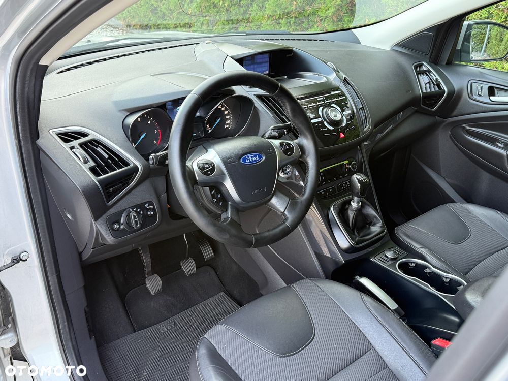 Ford Kuga - 11