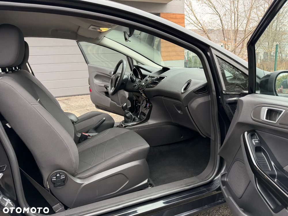 Ford Fiesta - 25