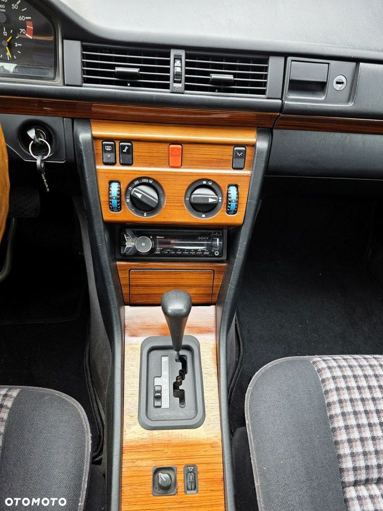 Mercedes-Benz W124 (1984-1993) - 19
