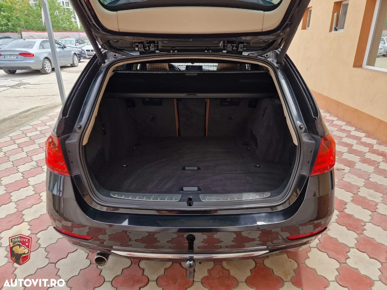 BMW Seria 3 318d Touring Aut. Luxury Line - 12