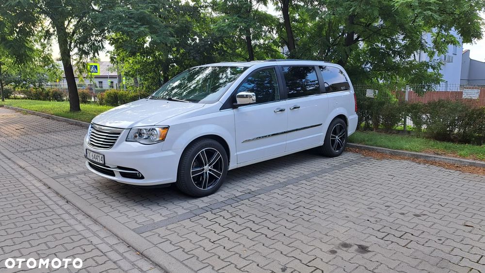 Chrysler Town & Country 3.6 Limited - 4