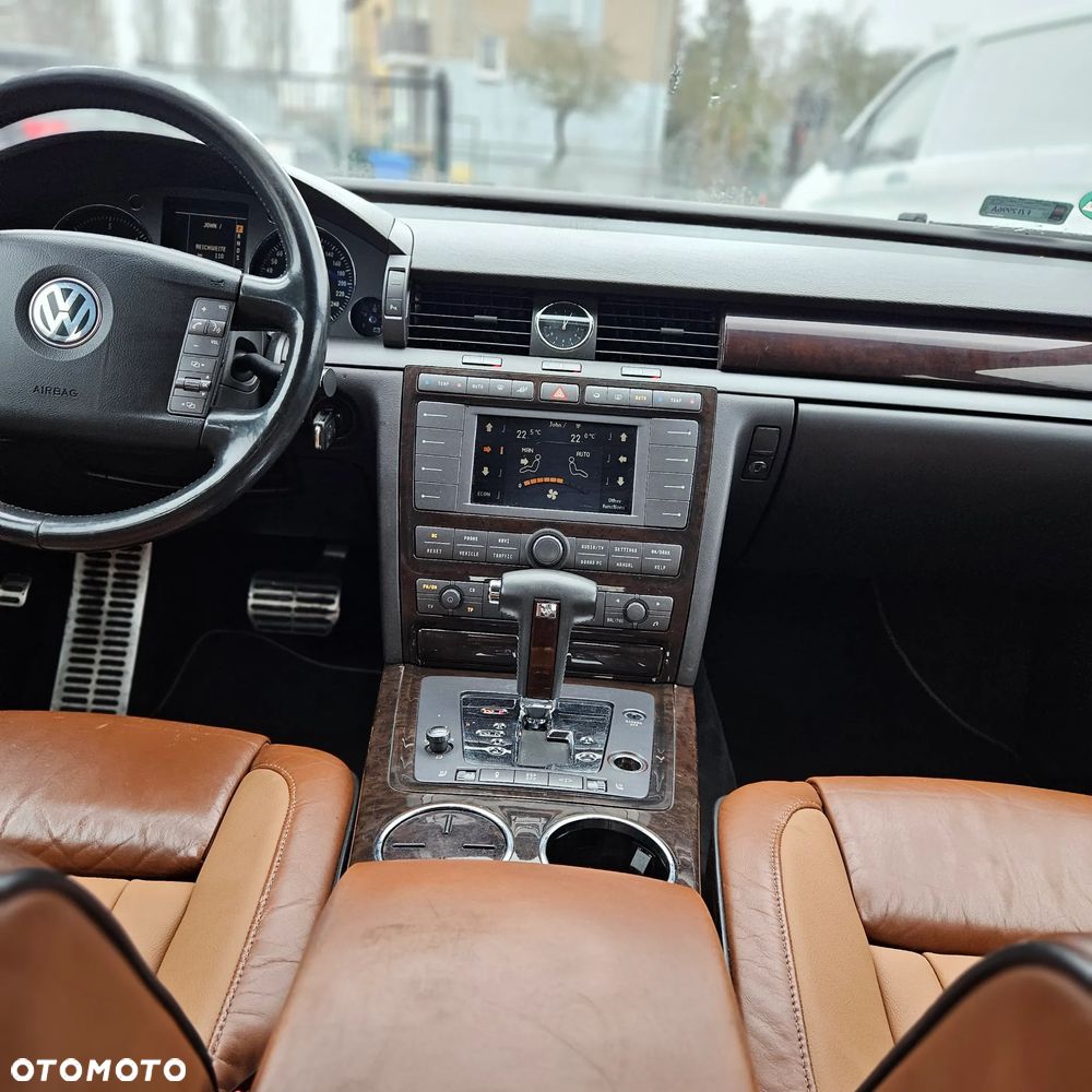 Volkswagen Phaeton - 37