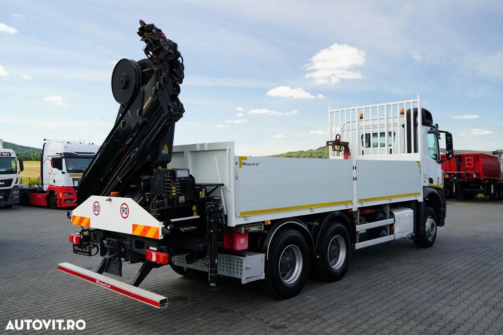 Mercedes-Benz AROCS 2643 / 6x4 / CAROSERIE CU BALANȚĂ - 6,3 M / MACARA HIAB X-HIDUO 188 ES-4 / CAPACITATE MAXIMĂ DE RIDICARE: 5.300 KG / ROTATOARE / PODEA HEAVY-DUTY / TRANSMISIE AUTOMATĂ - 14