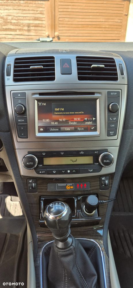 Toyota Avensis 1.8 Premium - 13