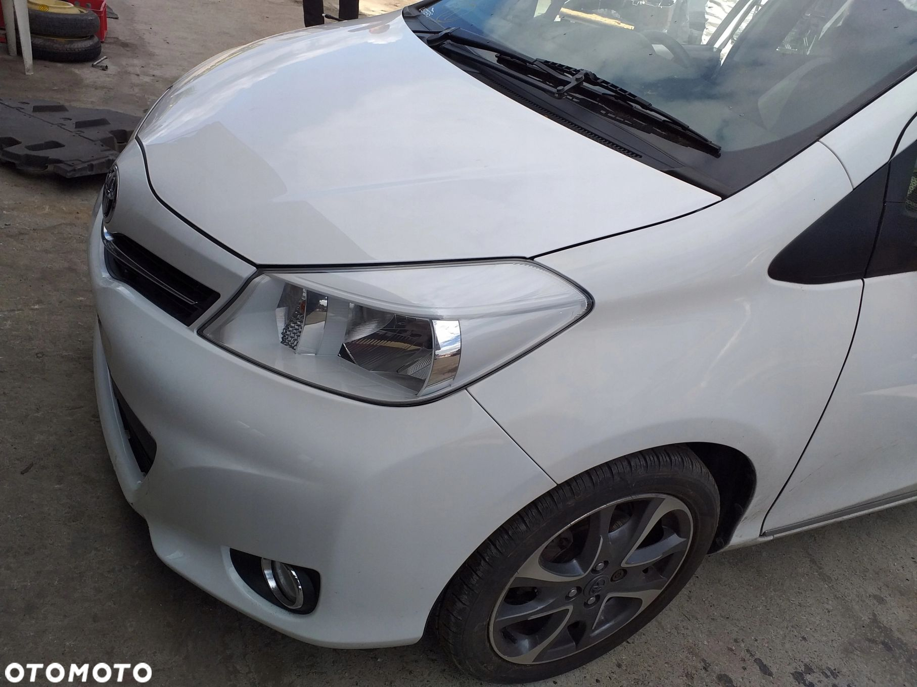 Toyota Yaris III 2012 rok kompletny przód zderzak maska pas przedni błotnik - 3