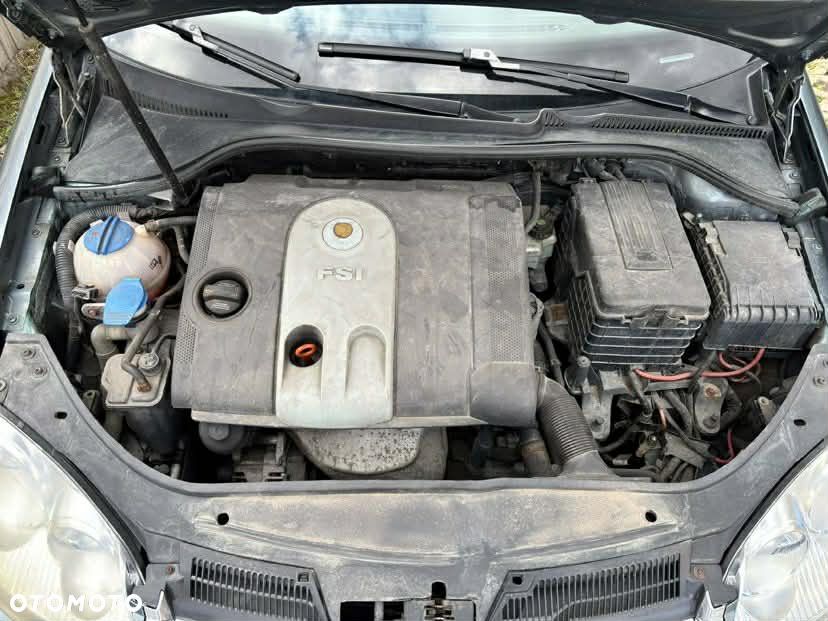 Volkswagen Jetta 1.6 FSI Comfortline - 26