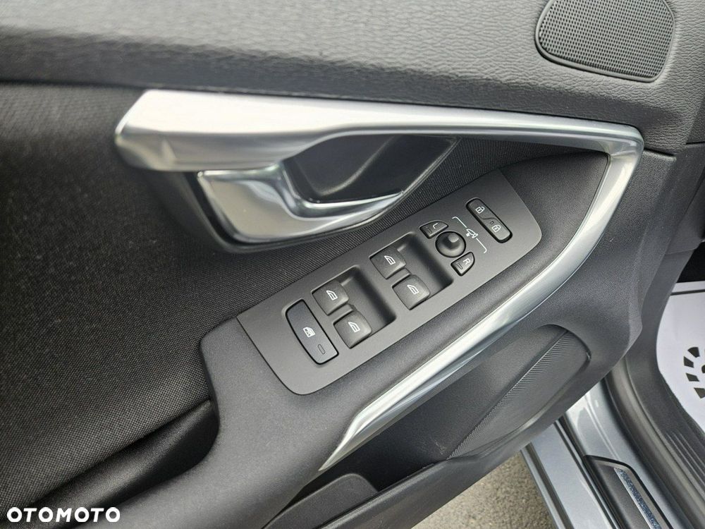 Volvo V40 D2 Momentum - 14