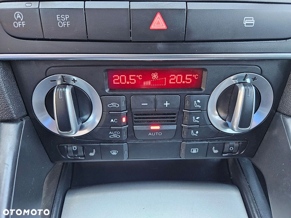 Audi A3 Sportback 1.6 TDI DPF Ambiente - 18