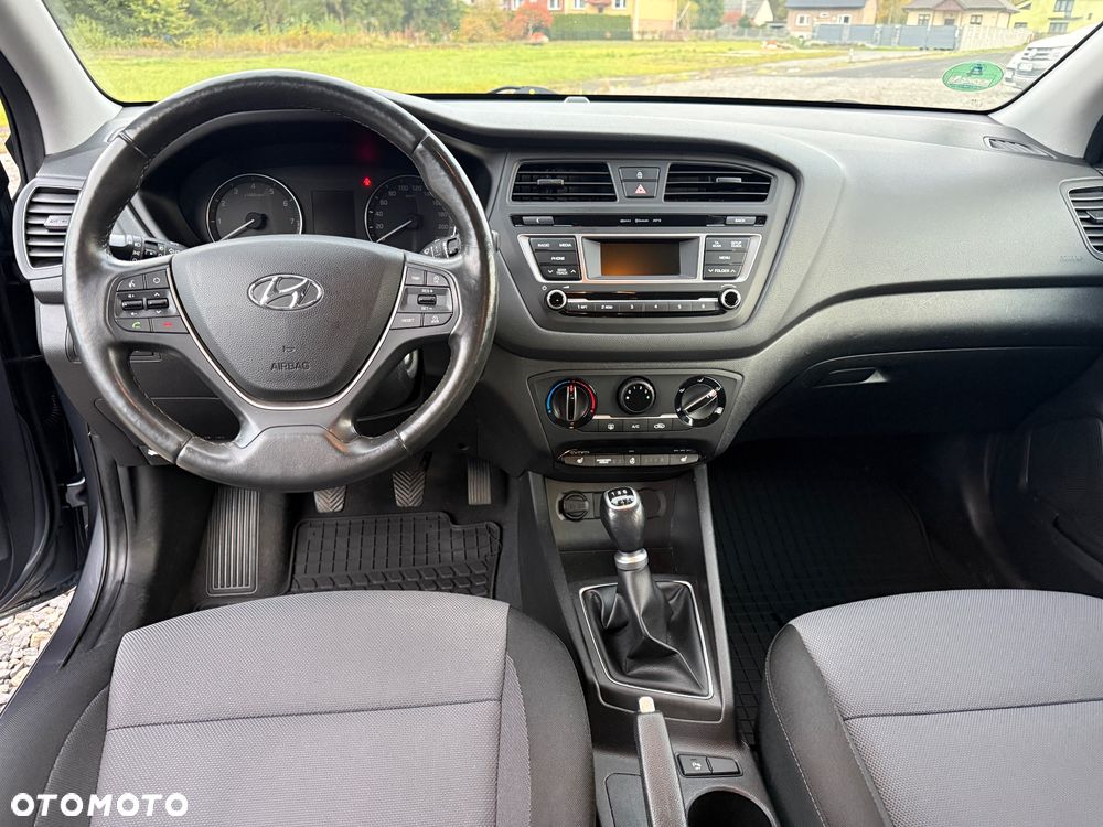 Hyundai i20 blue 1.2 Trend - 13