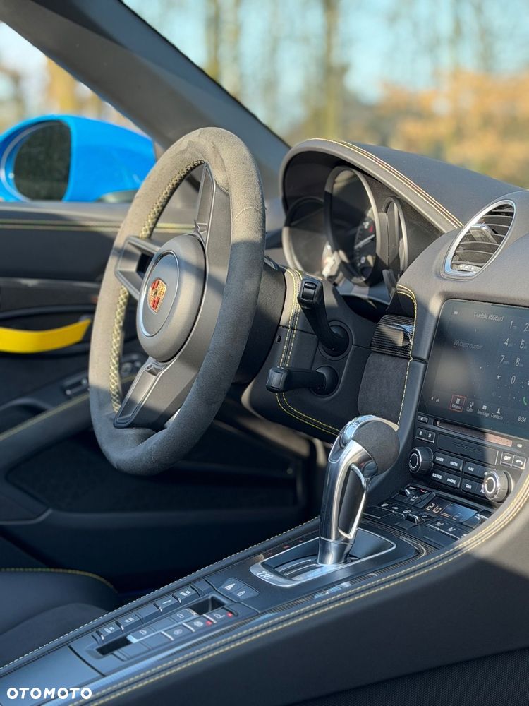 Porsche 718 Spyder - 15