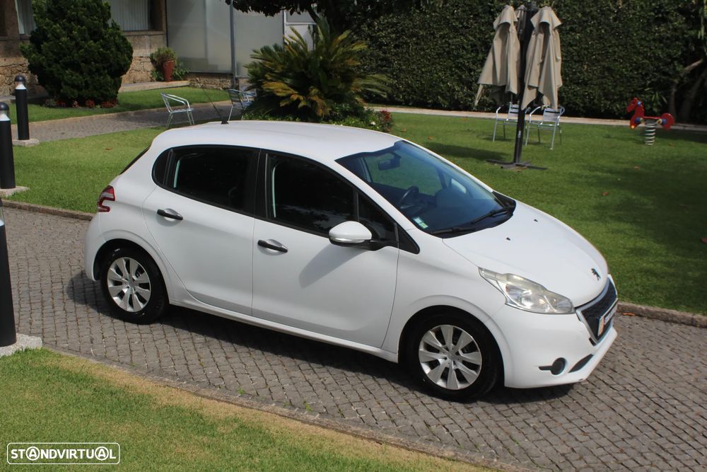 Peugeot 208 - 6
