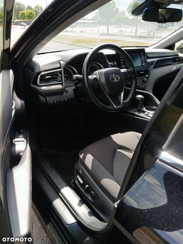 Toyota Camry 2.5 Hybrid Comfort CVT - 18