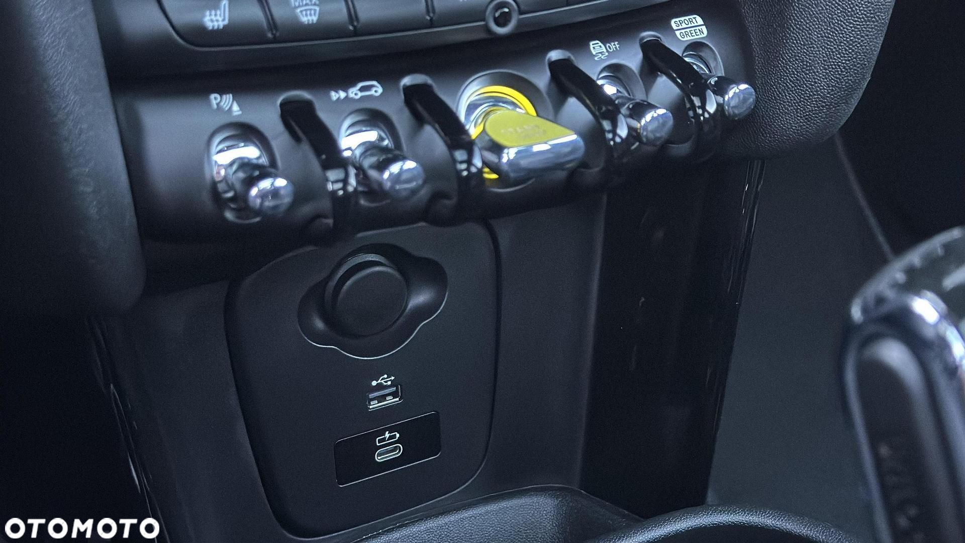 MINI Cooper SE Electric Trim - 22
