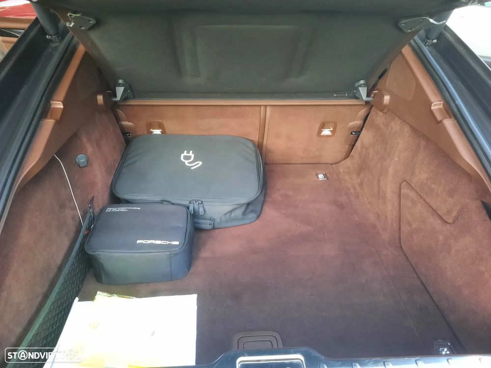 Porsche Panamera 4 E-Hybrid - 56