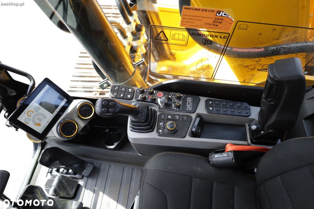JCB 220X - 23