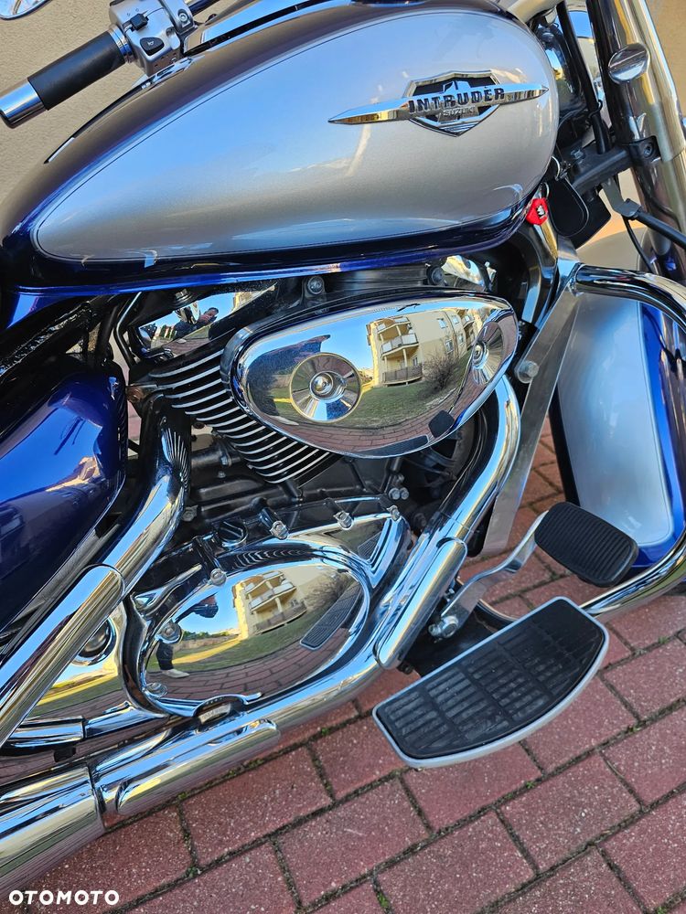 Suzuki Intruder - 7