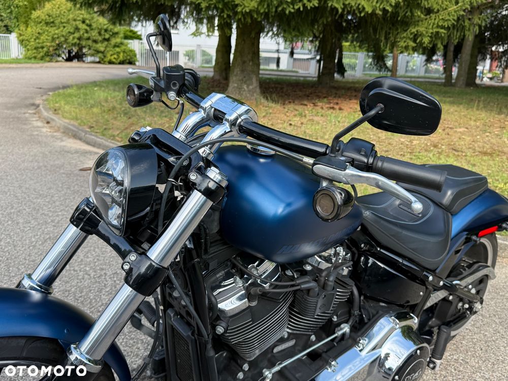 Harley-Davidson Softail Breakout - 8