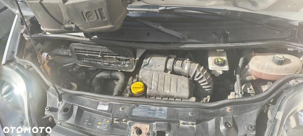 Renault TRAFIC - 12