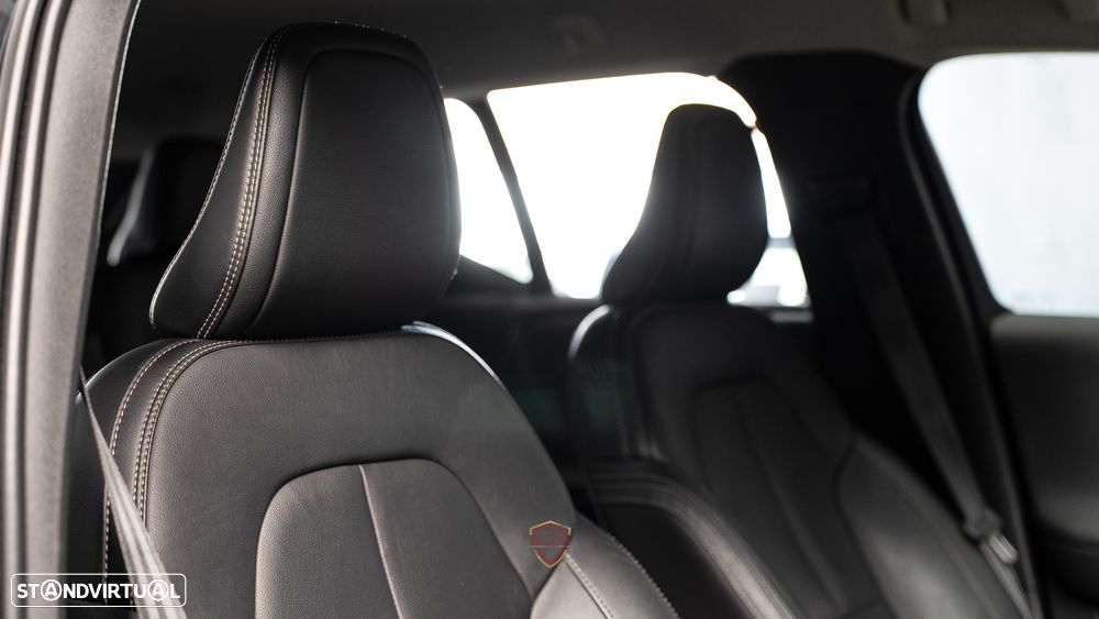 Volvo XC 40 2.0 D3 Momentum Geartronic - 22