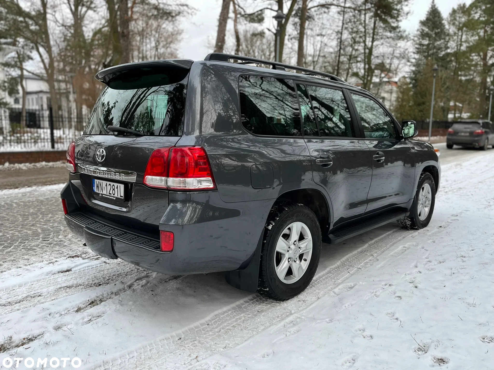 Toyota Land Cruiser - 5