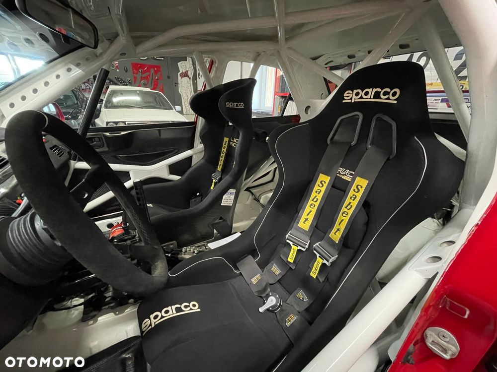 Mitsubishi Lancer Evolution - 14