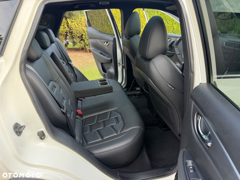 Nissan Qashqai 1.3 DIG-T Tekna+ - 27